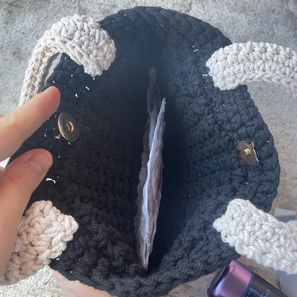 NWT ExpressionsNYC|| Vegan Luxury Vegan Handbag, Crochet Bag, VIRAL - Picture 6 of 8
